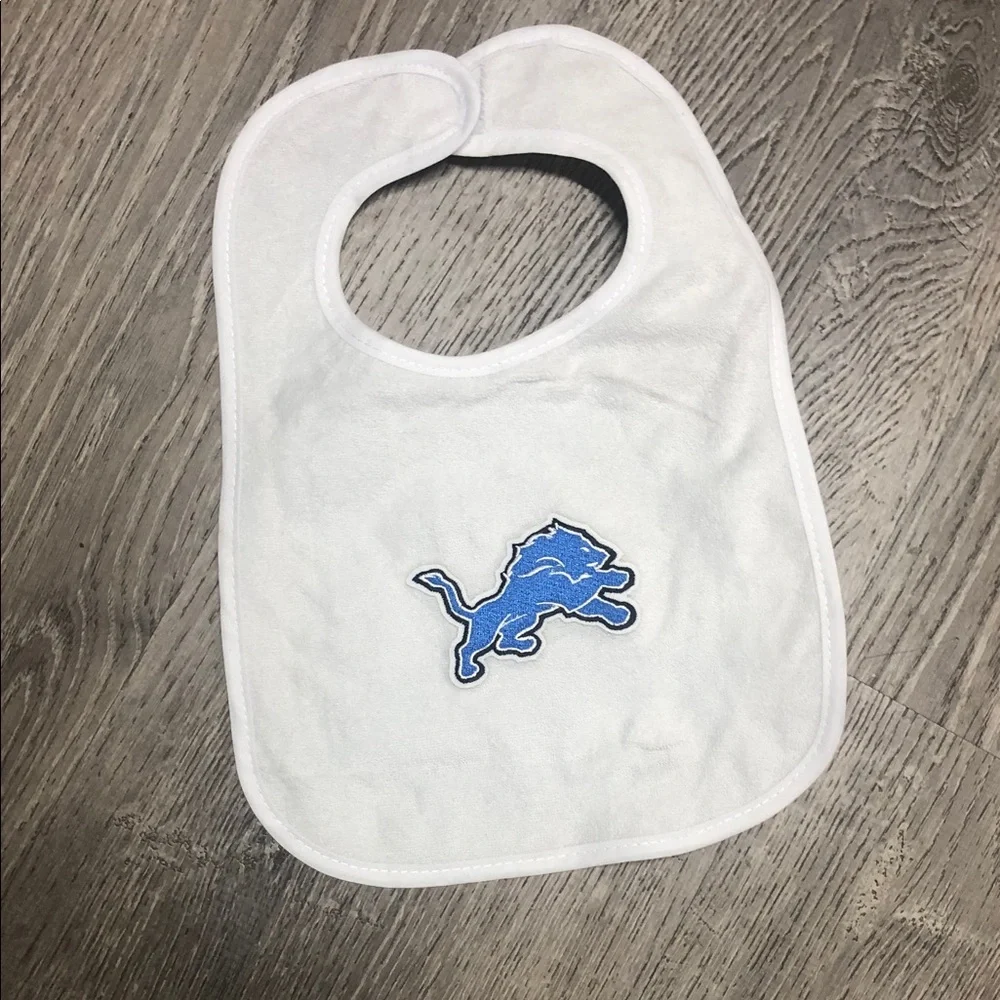 Detroit Lions White Baby Bib with Blue Detroit Lions Logo